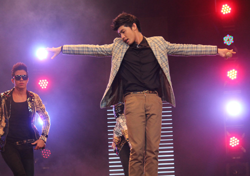 Phương Thanh  đầy "lửa" trên sân khấu - 17