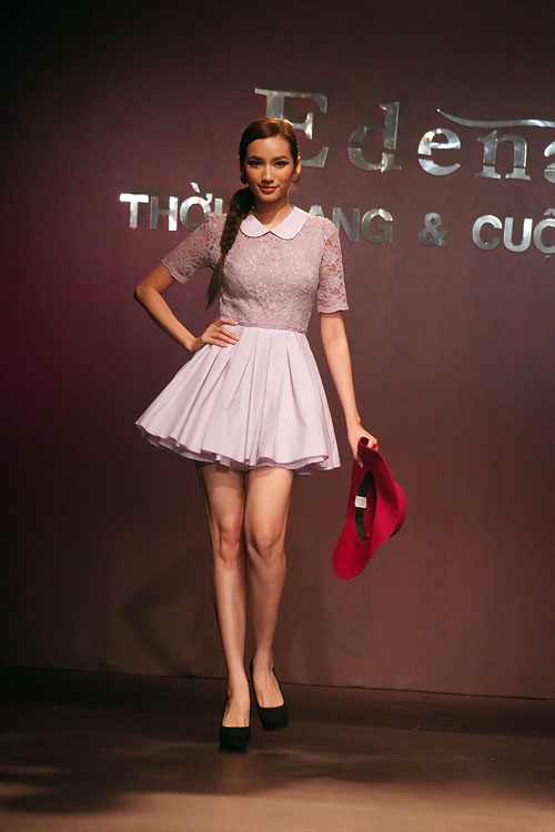 Váy "siêu" ngắn giải nhiệt ngày hè - 9