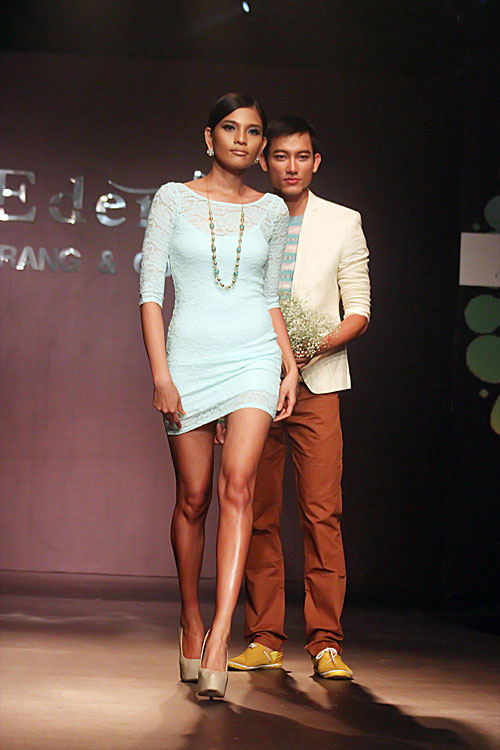 Váy "siêu" ngắn giải nhiệt ngày hè - 8