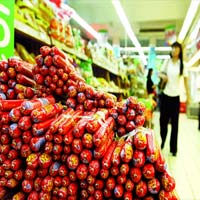 Tin tức trong ngày - TQ lại rúng động vì xúc xích có giòi