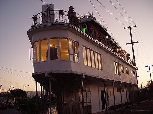 Những cửa khẩu biên giới kì lạ nhất - 2