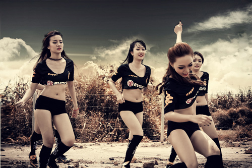 Đội bóng Nu Phạm gợi cảm cổ vũ Euro - 12