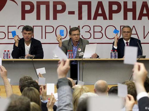 Nga: 2 đảng hợp nhất chống ông Putin - 1