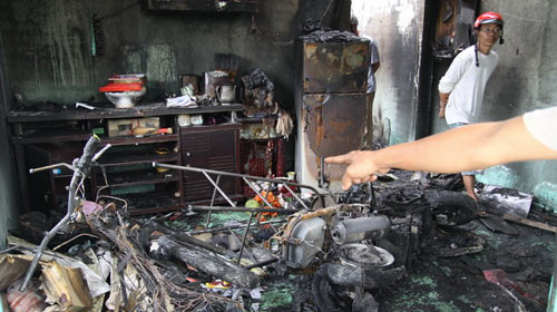 Cháy nhà ở TPHCM: 2 người còn lại đã tử vong - 1