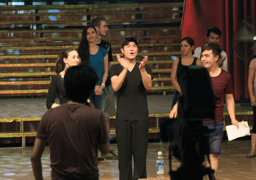 Lén xem trước đêm chung kết BNHV 2012 - 10