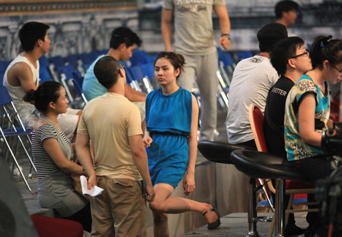 Lén xem trước đêm chung kết BNHV 2012 - 8