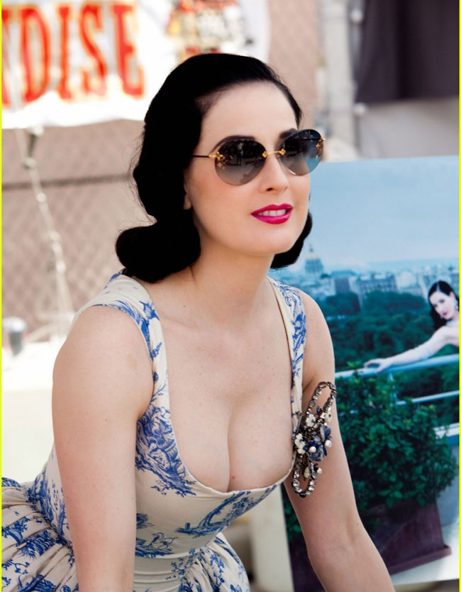 Cô cũng giành giải Nữ diễn viên  xuất sắc nhất tại Beverly Hills Film Festival. 