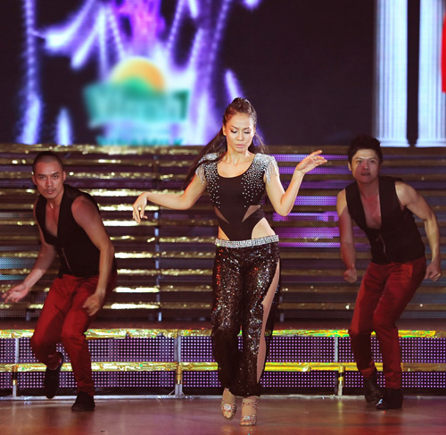 Thu Minh gợi cảm từng bước nhảy - 8