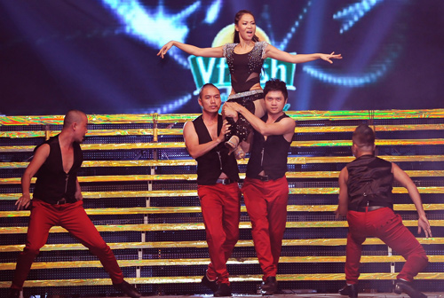 Thu Minh gợi cảm từng bước nhảy - 10