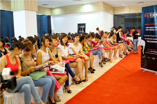 Hà Nội "nóng" với vòng sơ tuyển Next Top - 5