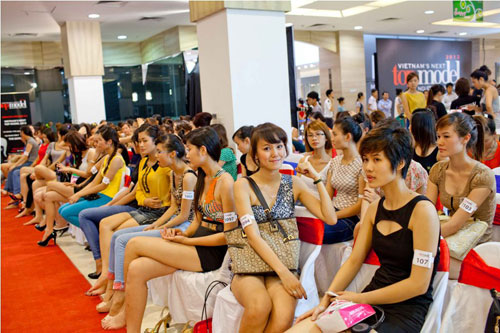 Hà Nội "nóng" với vòng sơ tuyển Next Top - 7