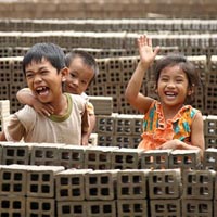 Tin tức trong ngày - VN hạnh phúc thứ hai thế giới: Vì sao?