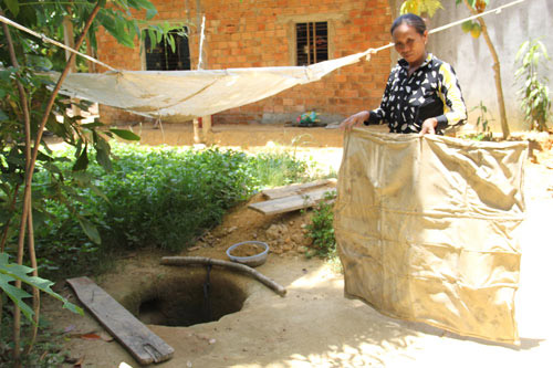 Cô gái điên đào giếng sâu 10m bằng thìa - 6