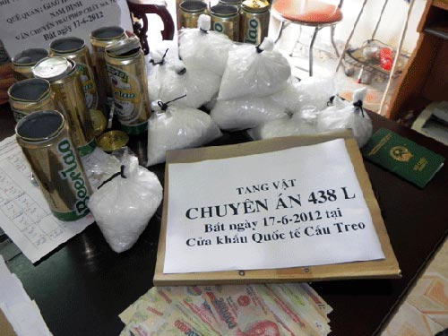 Ma túy đá giấu trong... lon bia - 2