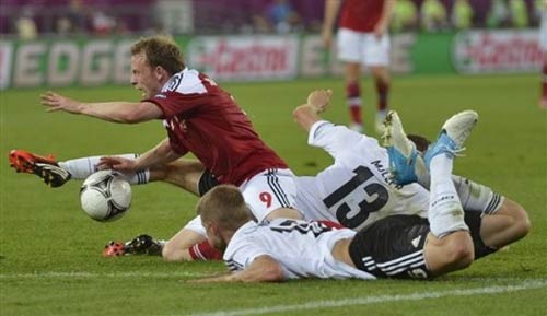 HOT: CR7 chỉ xếp thứ 12 trên thế giới? - 3