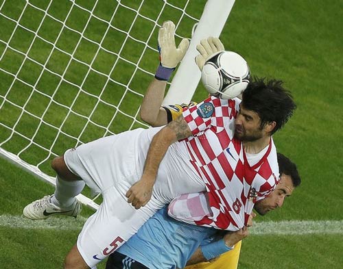 Croatia mất oan 2 quả phạt 11m - 2