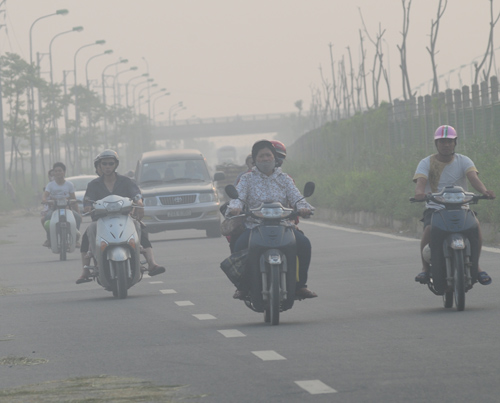 Người Hà Nội ngộp thở vì khói rơm rạ - 8