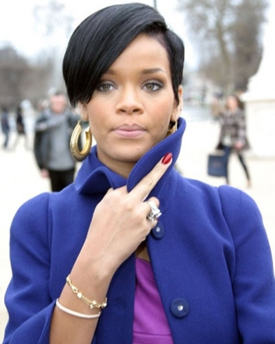 Rihanna và những đôi hoa tai "đáng thèm" - 10