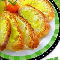 Ẩm thực - Bánh mì nướng giòn tan, vàng ươm