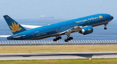 Bão, Vietnam Airlines hủy gần 50 chuyến bay - 1