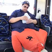 Phi thường - kỳ quặc - Người đàn ông có "của quý" 45kg từ chối phẫu thuật