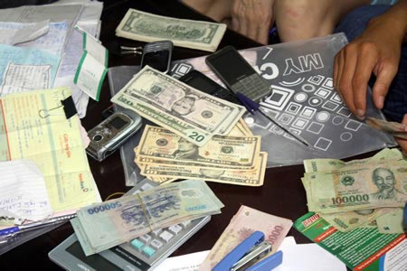 Đánh sập đường dây cờ bạc tiền tỷ - 2