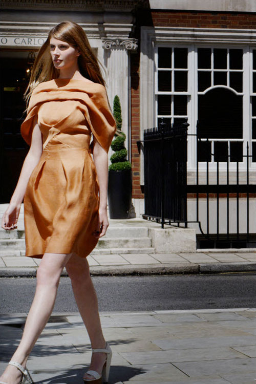 Quý cô thành thị chừng mực và dễ chịu - 16