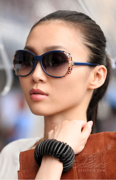 Xu hướng gọng kính họa tiết sành điệu! - 10