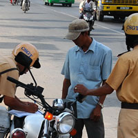 Tin tức trong ngày - Sao lại trích 70% tiền phạt cho CSGT?