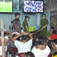 Tin Đà Nẵng - Tập kích 3 tụ điểm cá độ bóng đá qua mạng