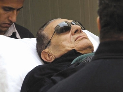 Ông Mubarak sắp qua đời, Ai Cập càng hỗn loạn - 1