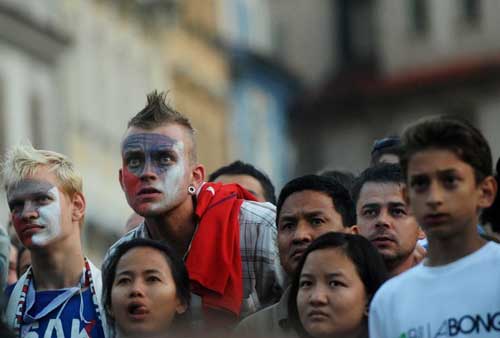 Dư âm Séc - BĐN: 2 nửa vui buồn của CĐV - 7