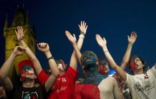 Dư âm Séc - BĐN: 2 nửa vui buồn của CĐV - 10