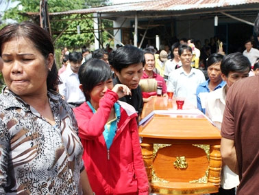 Cuồng sát 2 bé sinh đôi: Tang thương - 2