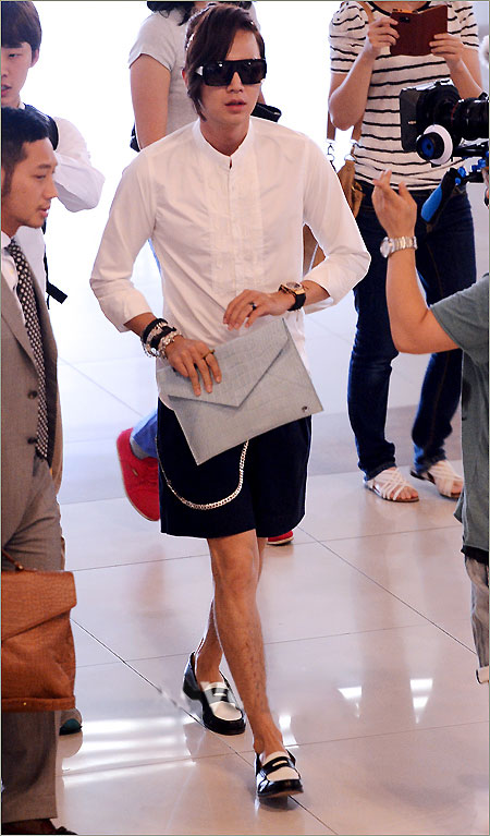 Sao Hàn bị chê sành điệu... nửa mùa - 3