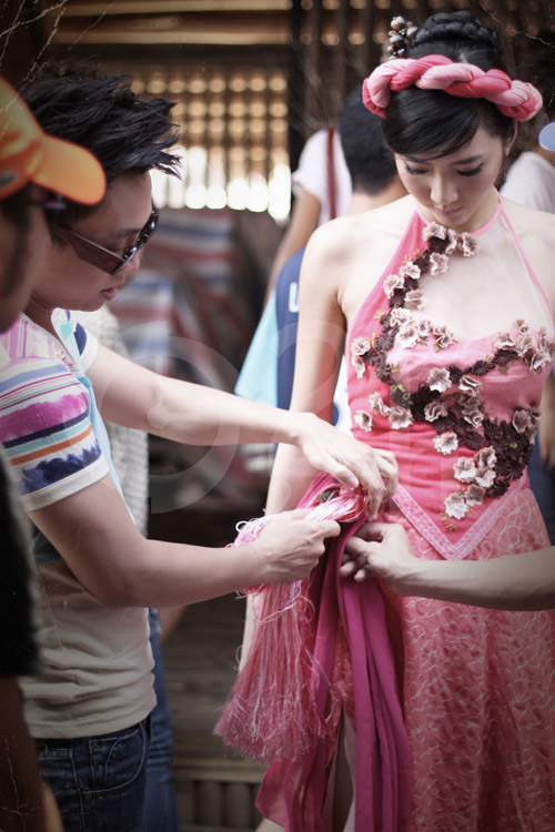 Ngọc Quyên khoe trọn lưng trần - 11