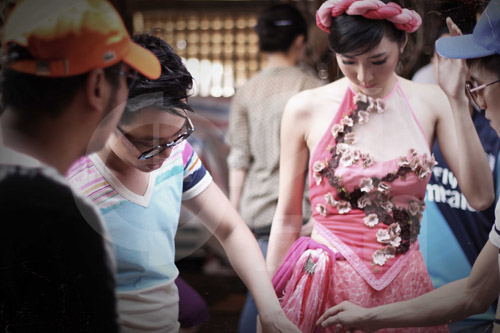 Ngọc Quyên khoe trọn lưng trần - 12