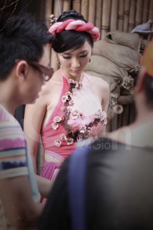 Ngọc Quyên khoe trọn lưng trần - 13