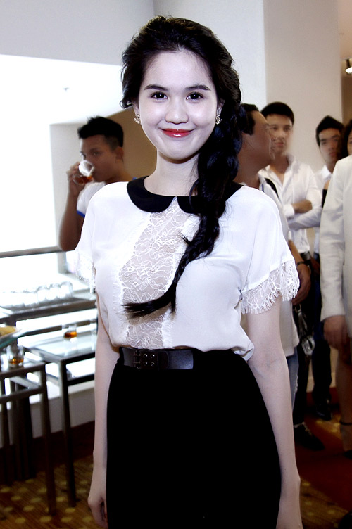 Vì sao người đẹp thích để tóc lệch vai? - 8