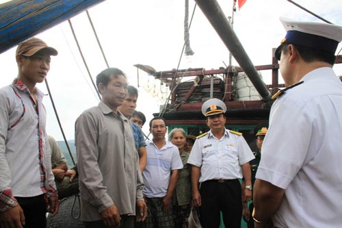 Tàu cá thoát nạn sau 4 ngày dạt trên biển - 4