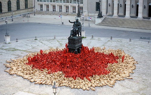 Hàng nghìn người khỏa thân, nhuộm cơ thể - 4