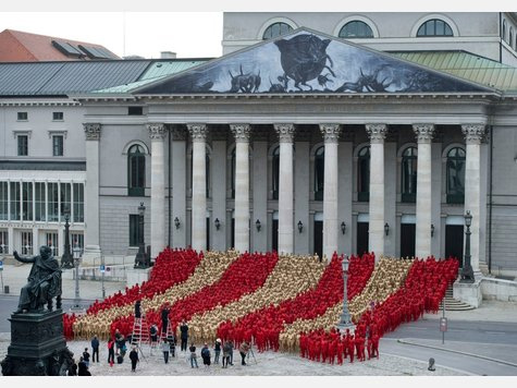 Hàng nghìn người khỏa thân, nhuộm cơ thể - 7