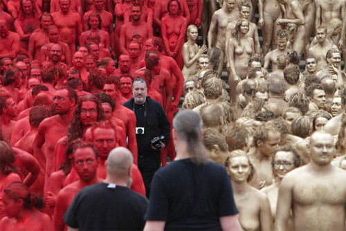 Hàng nghìn người khỏa thân, nhuộm cơ thể - 11