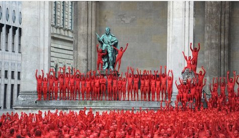 Hàng nghìn người khỏa thân, nhuộm cơ thể - 10