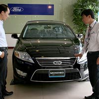 Thị trường - Tiêu dùng - DN ô tô "khóc", khách hàng "cười"