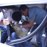 Pháp luật - Người nước ngoài "hạ gục" tên cướp liều lĩnh