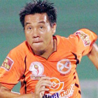 Bóng đá - “Hậu” Euro, các ông bầu như ngồi trên... đống lửa