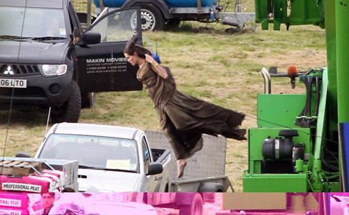 Angelina Jolie flies in new movie - 3