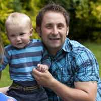 Sức khỏe đời sống - Cậu bé mắc 6 dị tật tim sống sót kì diệu