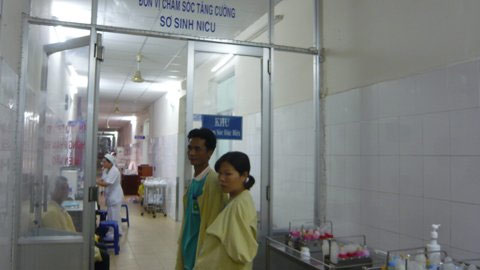 Phút yếu lòng của sản phụ sinh 4 ở Từ Dũ - 2